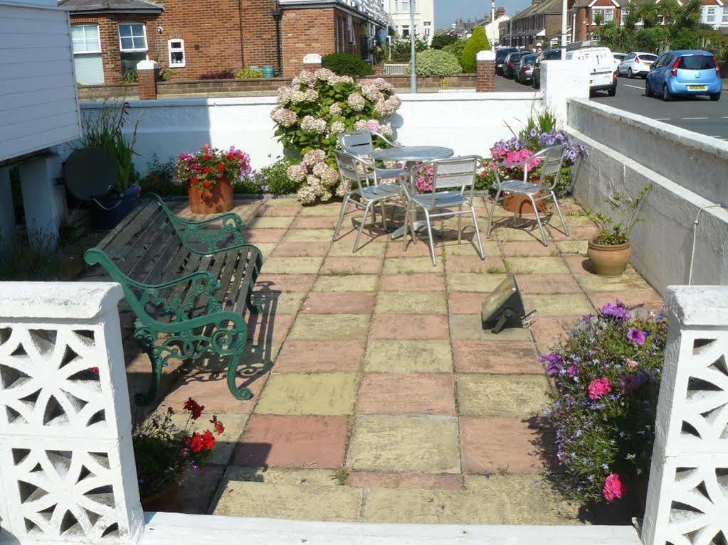 Beamsley Lodge B&B Eastbourne Dış mekan fotoğraf